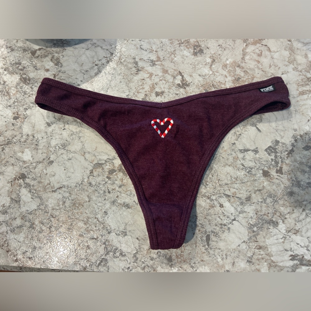 VS PINK Ribbed Thong Panty Holiday Christmas NWOT Large